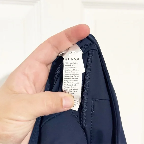 Spanx Sunshine Shorts Size Large 6” UPF 50+ Navy Blue Swim Golf Sporty Pull On - Picture 6 of 7